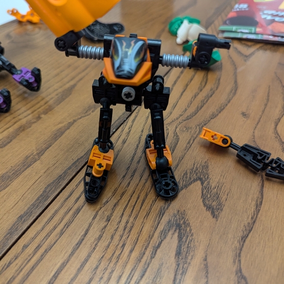 Lego Technic throw bots.  Y2K. 3 total. All parts may not be there. 3 Discs - Picture 3 of 3